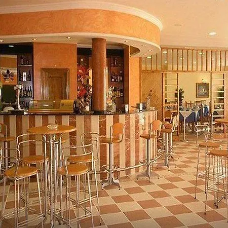 Kross Altos De Hotel Istán