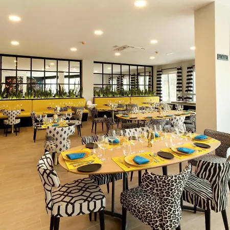 Hotel Kross Altos De 4*