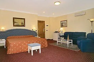 Kross Altos De Hotel Istán